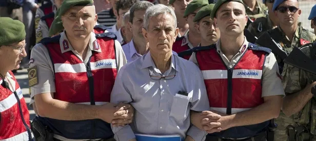 Akın Öztürk: "Darbeyi dış destekli FETÖ yaptı"