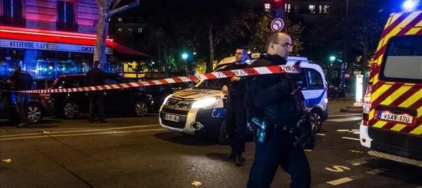 Paris’te bıçaklı saldırı: 1 ölü