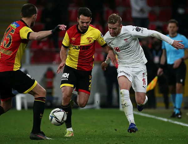 goztepe-sivassporu-devirdi-galibiyet-serisini-3-maca-cikardi-goztepe-2-1-sivasspor-mac-sonucu-1642661623672.jpg Göztepe Sivasspor'u devirdi! Galibiyet serisini 3 maça çıkardı | Göztepe 2 - 1 Sivasspor maç sonucu-4