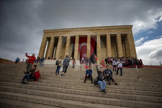 bayramda-anitkabir-aci-mi-2023-anitkabir-calisma-saatleri-kurban-bayraminda-muzeler-acik-mi-kapali-mi-1687520221392.jpg 10 Kasım Anıtkabir çalışma saatleri 2023! Anıtkabir saat kaça kadar açık? 10 Kasım Anıtkabir ziyaret günü ve saatleri-5