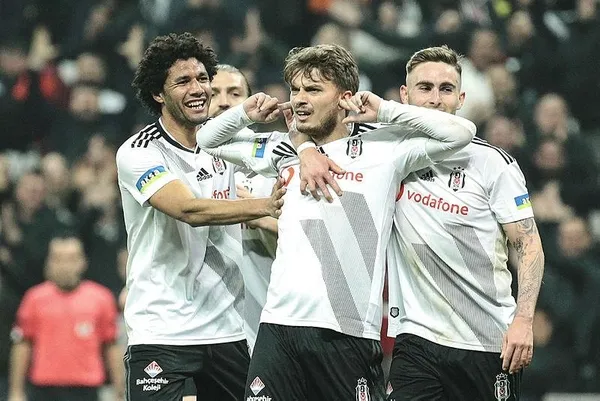adem-ljajic-onur-mucadelesi-veriyor-besiktasin-eski-yildizinin-en-yakini-takvimcomtrye-konustu-1669196040457.jpeg