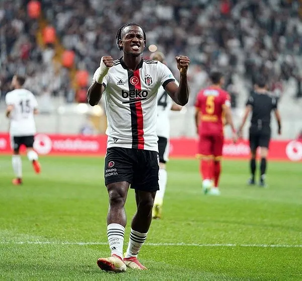 kartala-batshuayi-soku-sakatligi-sona-erdi-simdi-de-atesler-icinde-1637180463847.jpeg Kartal’a Batshuayi şoku! Sakatlığı sona erdi şimdi de ateşler içinde-5