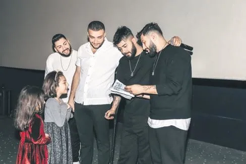 seda-sayan-mulk-sahibi-oldugu-mekanin-yenilenmesi-serefine-verilen-davette-esiyle-boy-gosterdi-1666220291480.jpeg Seda Sayan mülk sahibi olduğu mekanın yenilenmesi şerefine verilen davette eşiyle boy gösterdi-4