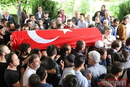 Bıçaklanarak öldürülen arkeolog Sinan Sertel’in cenazesinde kahreden detay!