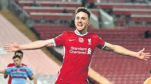 besiktas-kongolu-sol-bek-artur-masuakuyu-1-yilligina-kiraladi-1659484249552.jpeg Beşiktaş Kongolu sol bek Artur Masuaku'yu 1 yıllığına kiraladı!-20