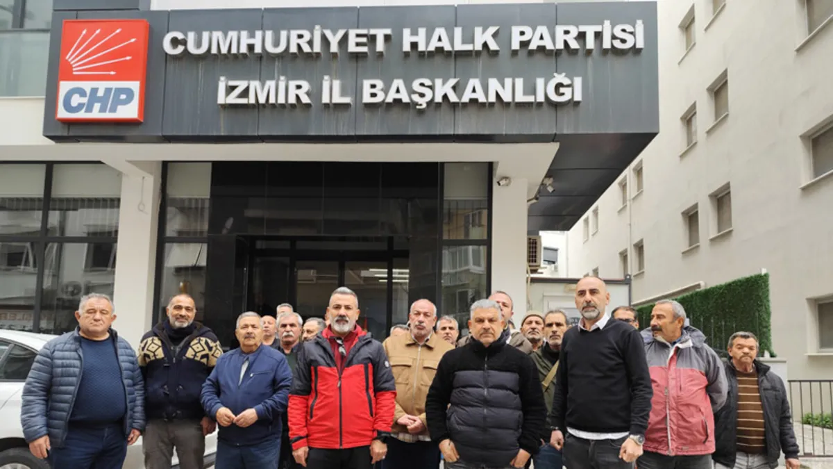 CHP'li belediyenin iştirakinden emekli oldular kıdem tazminatlarını alamadılar! CHP İzmir İl Başkanlığı önünde eylem