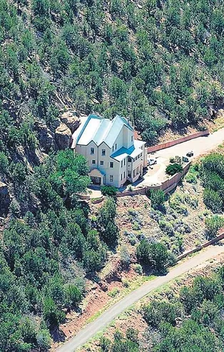 New Mexico'daki çölüm ortasında gizemli yapılar! İşte uzaylı katedrali...