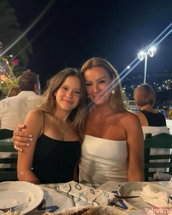 Pınar Altuğ ile Yağmur Atacan’ın kızına bakın! 16 yıllık aşkın meyvesi! Son haliyle hayran bıraktı “Zarafetini annesinden almış” - 21