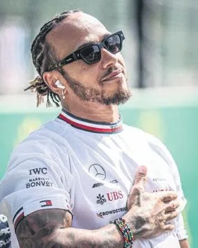 futbolcusu-basketbolcusu-tek-yurek-oldu-deprem-bolgesine-yardim-etmek-icin-varini-yogunu-ortaya-koydu-1675991599641.jpeg Futbolcusu basketbolcusu tek yürek oldu! Deprem bölgesine yardım etmek için varını yoğunu ortaya koydu-8