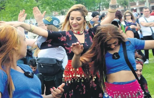 Sokağa çıkma kısıtlaması bitti İstanbul Bayrampaşa hali doldu taştı-12