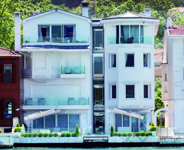 Ozan Güven evinin önünde ateş püskürdü: Bana ne lan Cem'den! - 24