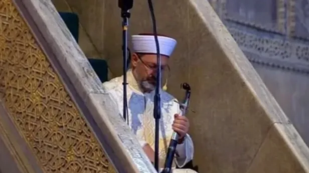 Ayasofya Camii'nde ilk hutbe: Cuma hutbesine kılıçla çıkmanın anlamı! Cuma hutbelerine neden kılıçla çıkılıyor?-4