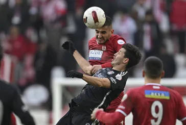 Kartal Sivas'ta dondu kaldı!