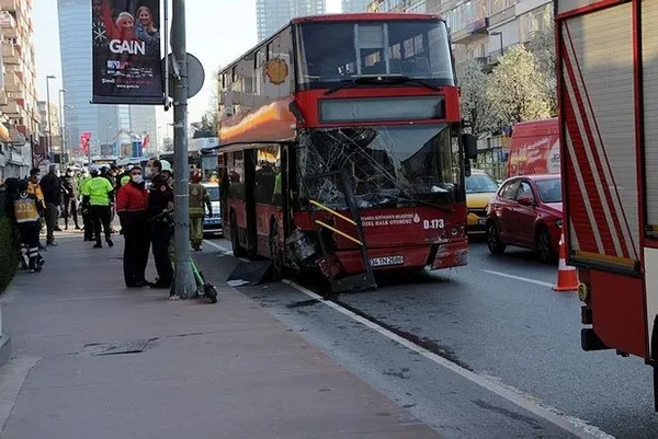 son-dakika-besiktasta-yolcunun-olumune-neden-olan-iett-soforu-telefona-5-saniye-baktim-pismanim-1632397270620.jpeg SON DAKİKA! Beşiktaş'ta yolcunun ölümüne neden olan İETT şoförü: Telefona 5 saniye baktım pişmanım-6
