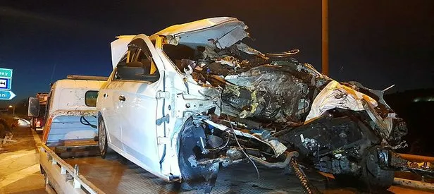 Korkunç kaza! Bariyerlere girdi motoru yerinden fırladı