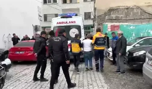 borc-tartismasinda-dehset-arkadasinin-kulagini-isirarak-kopardi-1705340542715.jpeg Borç tartışmasında dehşet! Arkadaşının kulağını ısırarak kopardı-2