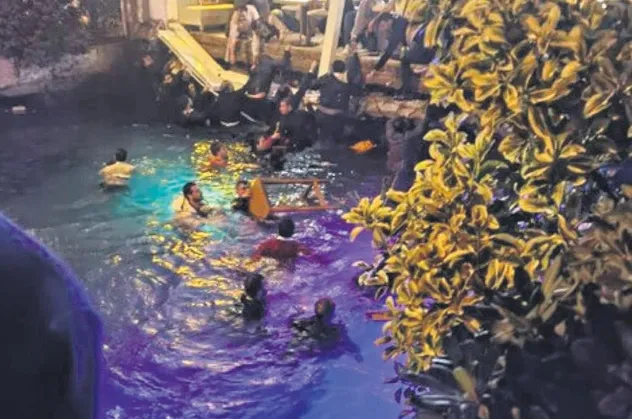 Denize nazır dehşet! İstanbul Bebek’te restoranın iskelesi çöktü: Can pazarı