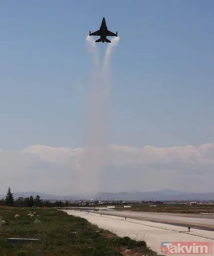 SOLOTÜRK ekibi dünyada bir ilki başardı! Kobra manevrasıyla F-16 sınırlarını aştı