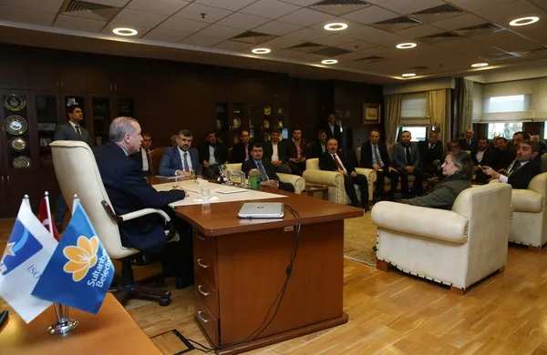 Cumhurbaşkanı Erdoğan, Sultanbeyli Belediyesini ziyaret etti-9