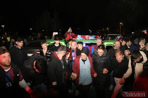 Trabzonspor taraftarı şampiyonluğu kutluyor! Renkli görüntüler... - 2