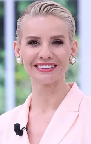 ESRA EROL SON BÖLÜM İZLE ATV LİNKİ 10 Haziran 2022 | Kaynana Hatice gelini Seda'dan öyle bir şey istedi ki... Herkes hayrete düşecek!