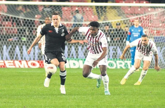 fbahcede-super-kupa-macinda-3-yerlinin-kim-olacagi-belirsizligini-koruyor-1703632647176.jpeg F.Bahçe'de Süper Kupa maçında 3. yerlinin kim olacağı belirsizliğini koruyor-2