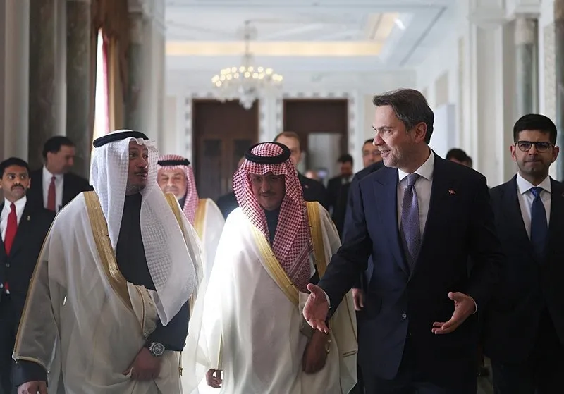 Türkiye ile Suudi Arabistan arasında yeni anlaşma: 2 milyar dolarlık GES yatırımı için imzalar atıldı-3