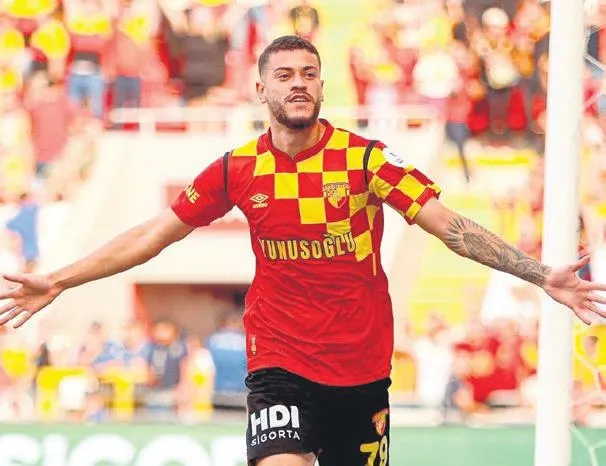 Feyenoord’un gözü Romulo’da