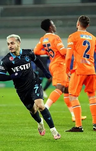 Trabzonspor'un Başakşehir galibiyeti sonrası genç isme büyük övgü: Rakip savunmayı peşine taktı!