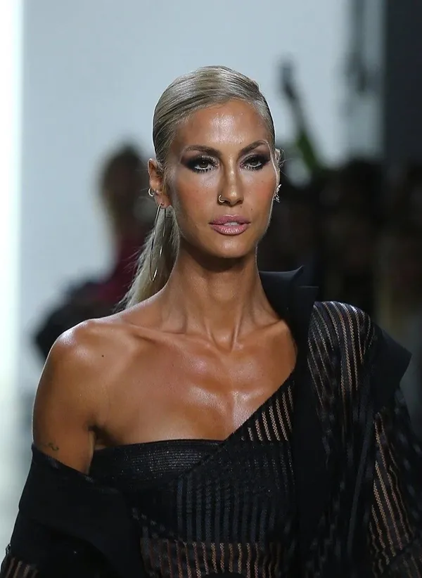 ayrilik-kisa-surdu-cagla-sikel-ve-avukat-nail-gonenli-aska-yeniden-yelken-acti-1688843376185.jpeg Ayrılık kısa sürdü! Çağla Şıkel ve avukat Nail Gönenli aşka yeniden yelken açtı-3