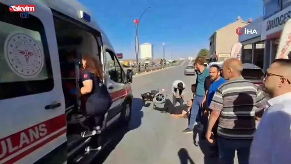 Karaman’da motosiklet kadına çarptı hem sürücü hem yaya yaralandı