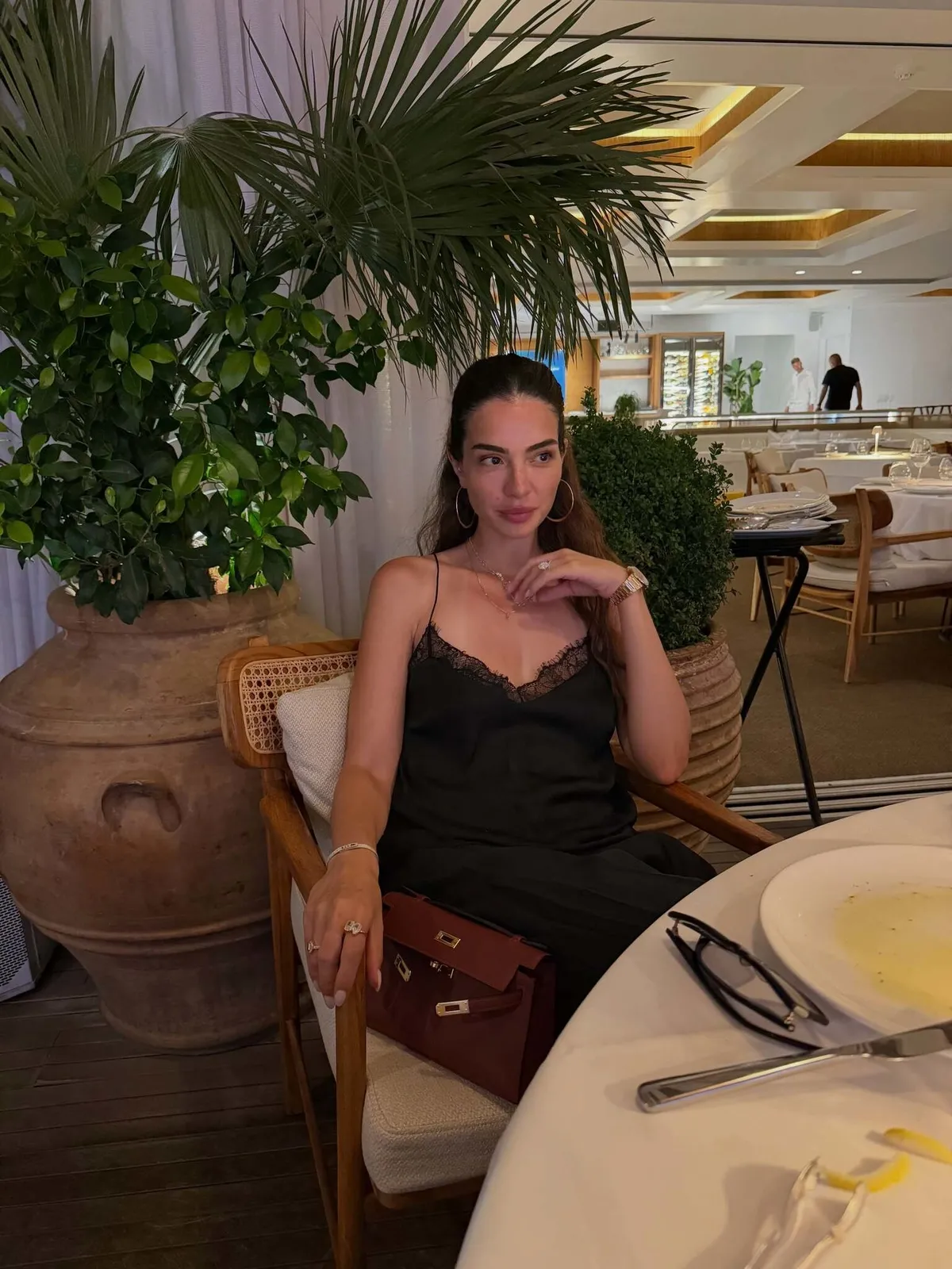 1788295858875.jpg Melisa Aslı Pamuk’tan 91 milyonluk poz! Baştan aşağı servet: Tek karede lüksün zirvesine çıktı-4