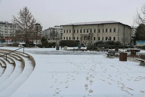 Yeni yıl karla geldi, o illere yılın ilk karı düştü! 1 Ocak 2022 hangi illerde kar yağışı var?-2
