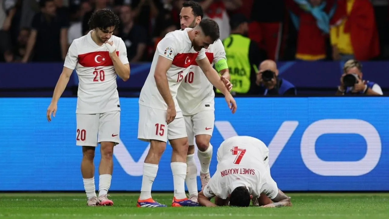 Samet Akaydin golü secde ederek kutladı!