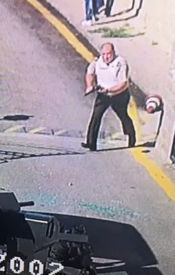 Darbecilere beylik tabancasıyla direndi