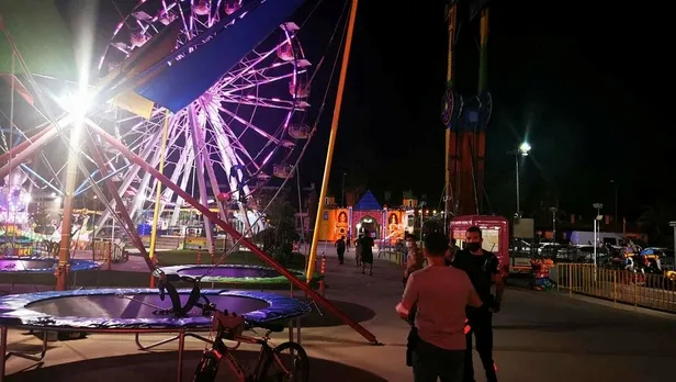 mugla-marmariste-dehset-lunaparki-pompali-tufekle-bastilar-1625348505546.jpeg Muğla Marmaris'te dehşet! Lunaparkı pompalı tüfekle bastılar-2