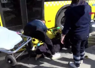 İstanbul Fatih’te İETT motosiklete çarptı: 1 yaralı