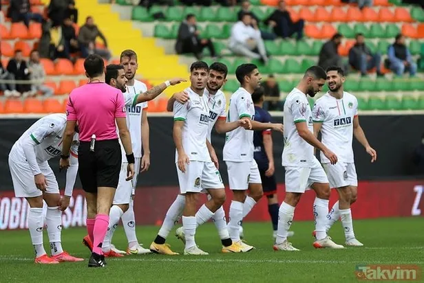 alanyaspor-galatasaray-maci-saat-kacta-alanya-gs-maci-hangi-kanalda-canli-yayinlanacak-1644138915478.jpg Alanyaspor - Galatasaray maçı saat kaçta? Alanya GS maçı hangi kanalda canlı yayınlanacak? (İlk 11'ler)-2