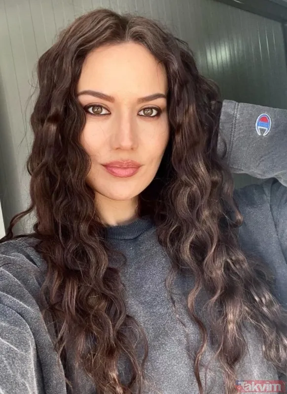 Pelin Akil'in siyah elbiseli pozunu görenlerin nutku tutuldu! Görenler 'Fahriye Evcen mi?' demeden duramadı! Güzeller güzeli Pelin... - 5