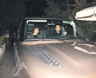 Gazetecilerin aracına çarptı