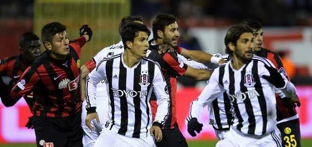 Necip Uysal kampta yok