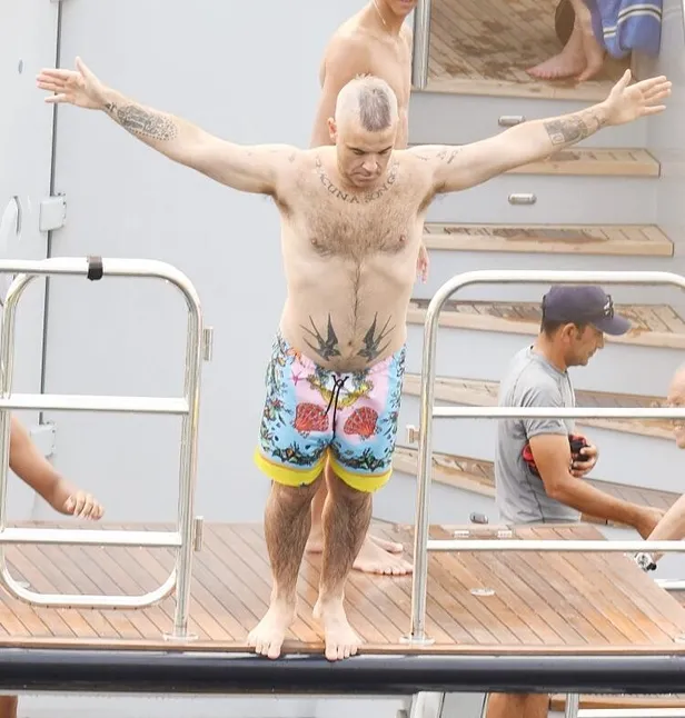 Dünyaca ünlü şarkıcı Robbie Williams ve Türk eşi Ayda Field Türkiye'den vazgeçemiyor! Bodrum'dan sonra sıra Datça'da-7