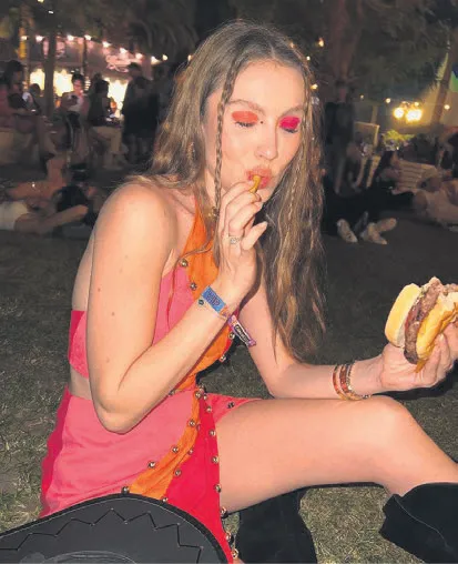 atvnin-sevilen-dizisi-hakim-ucuncu-bolumuyle-nefesleri-kesti-1650396456384.jpg ATV’nin sevilen dizisi Hakim üçüncü bölümüyle nefesleri kesti-12