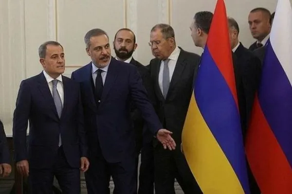 disisleri-bakani-hakan-fidan-ermeni-mevkidasi-ararat-mirzoyan-ile-gorustu-1698092119187.jpeg Dışişleri Bakanı Hakan Fidan'dan diplomasi trafiği! Gündem: Güney Kafkasya’da kalıcı barış!-2