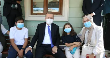 Başkan Erdoğan, Üsküdarda taksi durağını ziyaret edip vatandaşlarla sohbet etti
