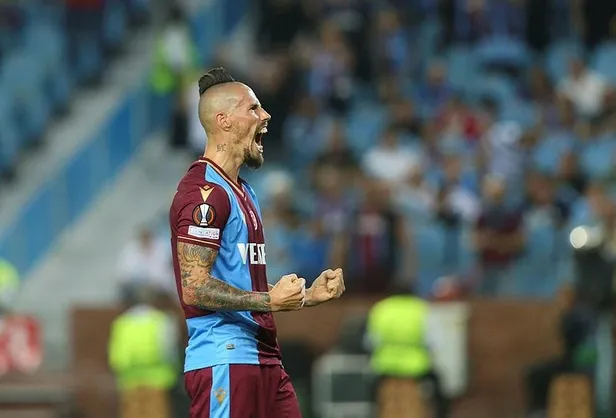 krizdeki-trabzonspor-uefa-avrupa-liginde-kizilyildizi-2-1-devirdi-1663274138598.jpeg