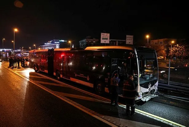 chpli-ibbye-bagli-iett-araclari-tel-tel-dokuluyor-incirlide-metrobus-yangini-1640808073143.jpeg CHP'li İBB'ye bağlı İETT araçları tel tel dökülüyor! İncirli'de metrobüs yangını-6