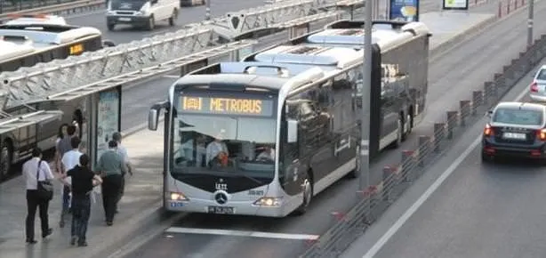 Metrobüs yoğunluğuna ’yan’dan çözüm