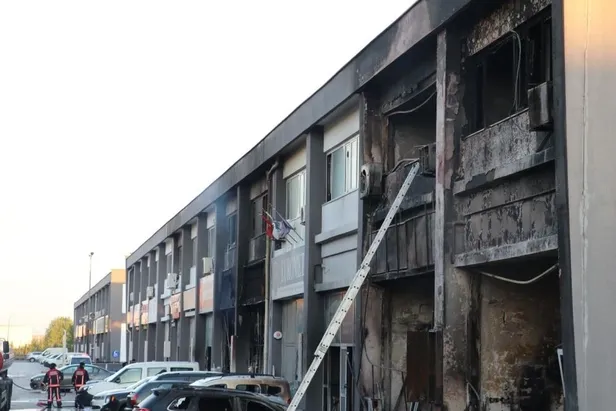 Ankara'da korkutan yangın! Geriye küle dönmüş dükkanlar kaldı-3