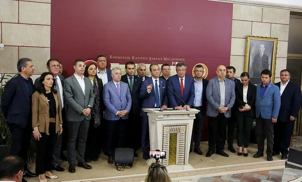 Talimatla parti değiştiren CHP'li vekillerin sosyal medya hesapları dikkat çekiyor-1